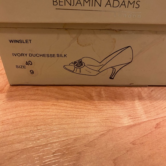 Benjamin Adams London winslet ivory heels size 9 - Picture 6 of 6